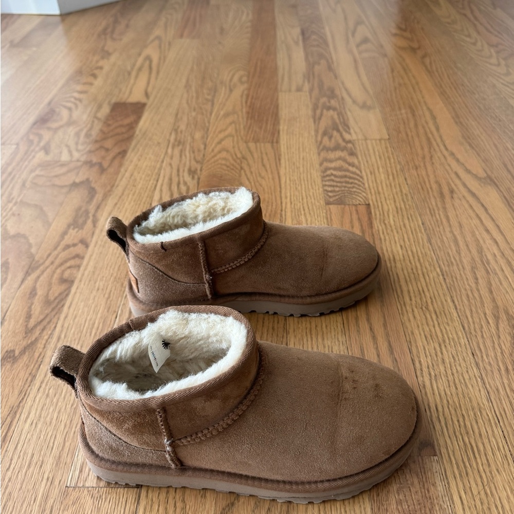 Uggs Classic Ultra Mini - lightly used